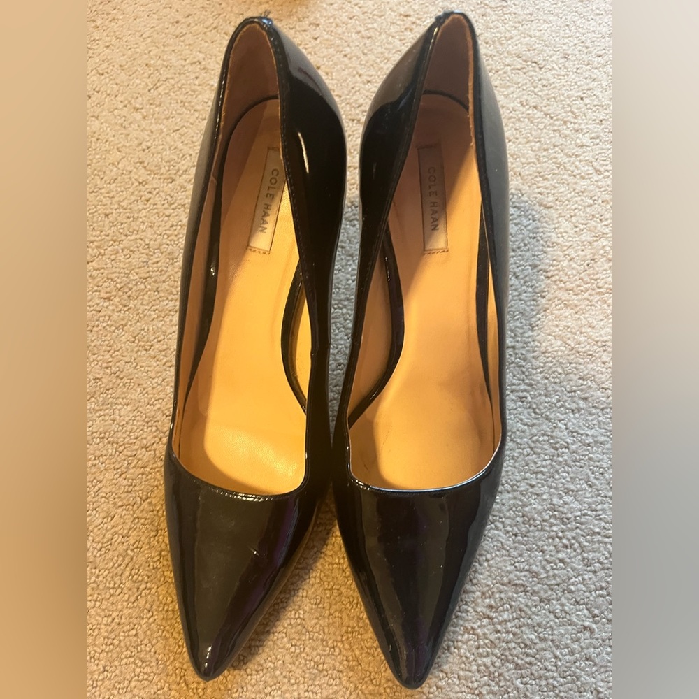 Black patent leather shoes size 9B